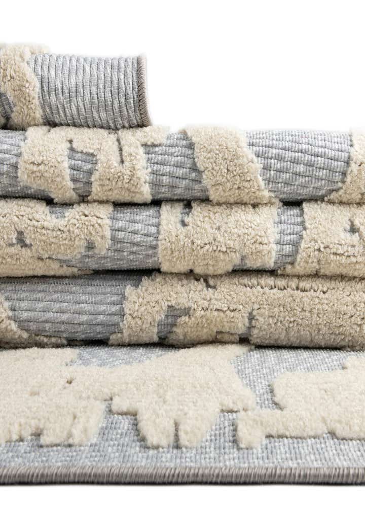 7' 10 x 7' 10 Easy-Clean Aruba Indoor / Outdoor Square Rug