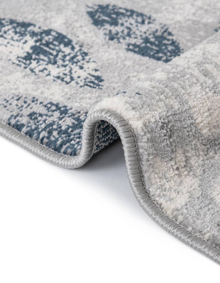Detail image of 8' x 8' Charleston Square Rug