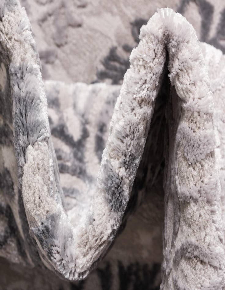 Detail image of 5' 3 x 5' 3 Derbyshire Square Rug