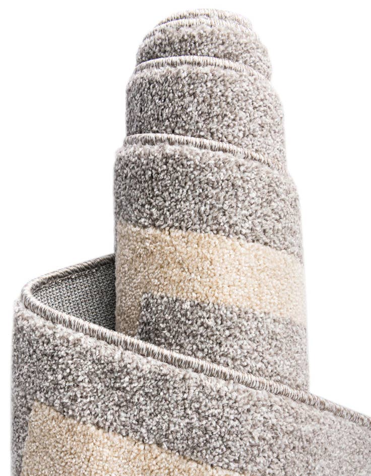 Detail image of 7' 10 x 7' 10 Greek Key Square Rug