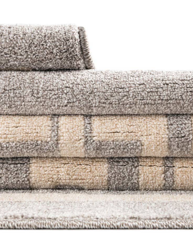 Detail image of 8' x 8' Hera Square Rug