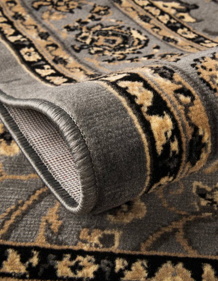 Detail image of 7' 10 x 7' 10 Kashan Design Square Rug