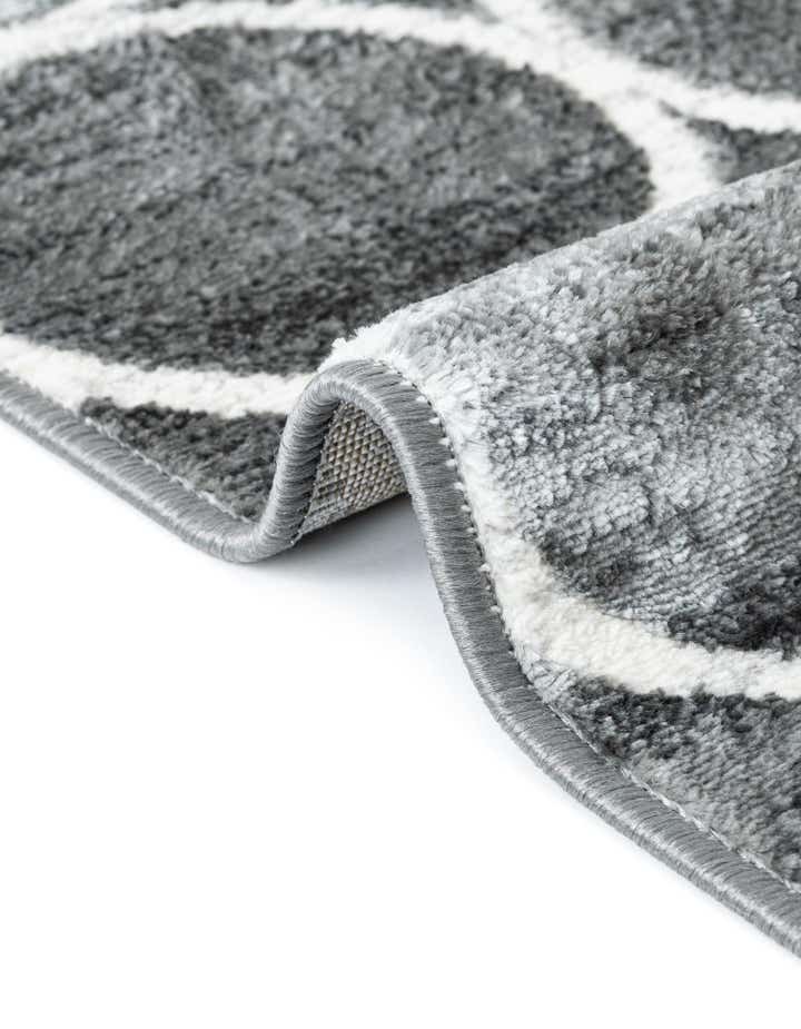 7' 10 x 7' 10 Lattice Trellis Square Rug