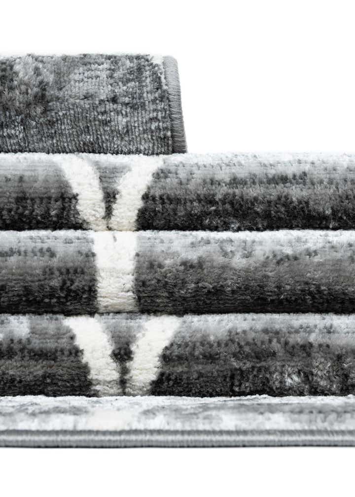 7' 10 x 7' 10 Lattice Trellis Square Rug