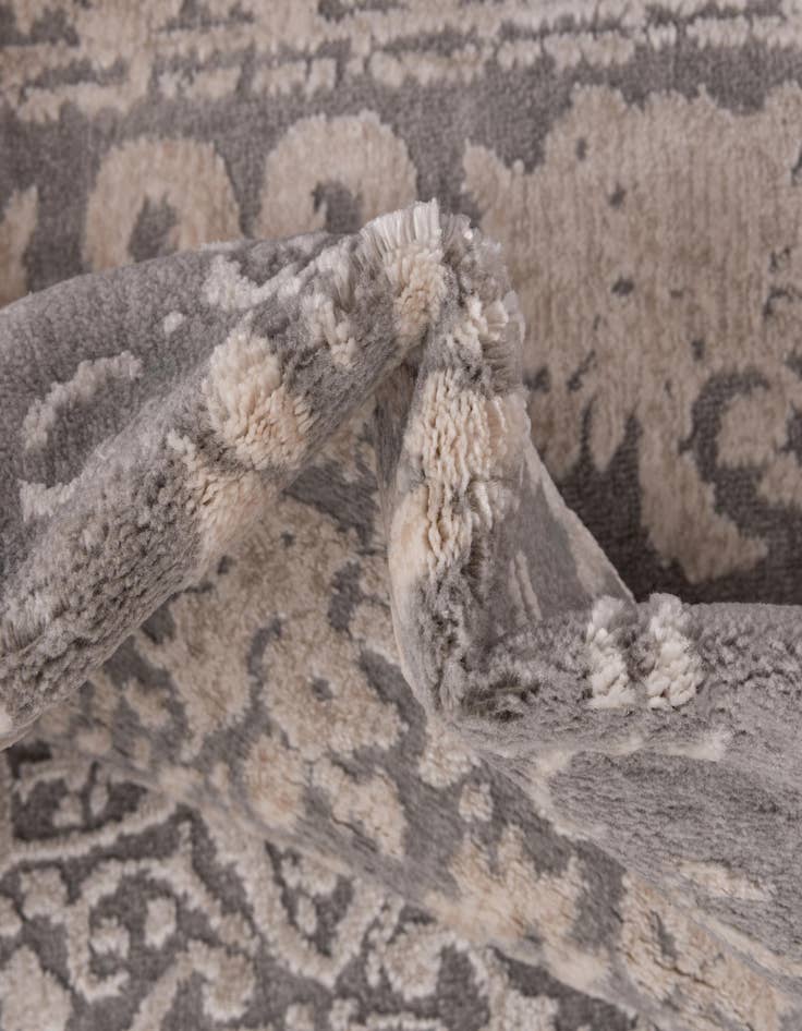 Detail image of 6' 7 x 6' 7 Modern Classical Square Rug