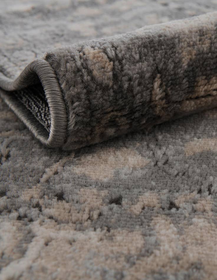 Detail image of 13' x 13' Oregon Square Rug