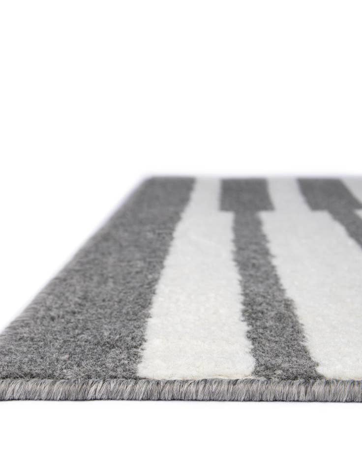 Detail image of 10' x 10' Oslo Square Rug