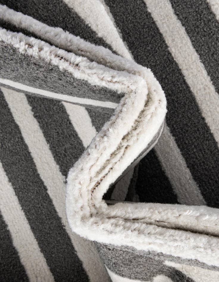Detail image of 10' x 10' Oslo Square Rug