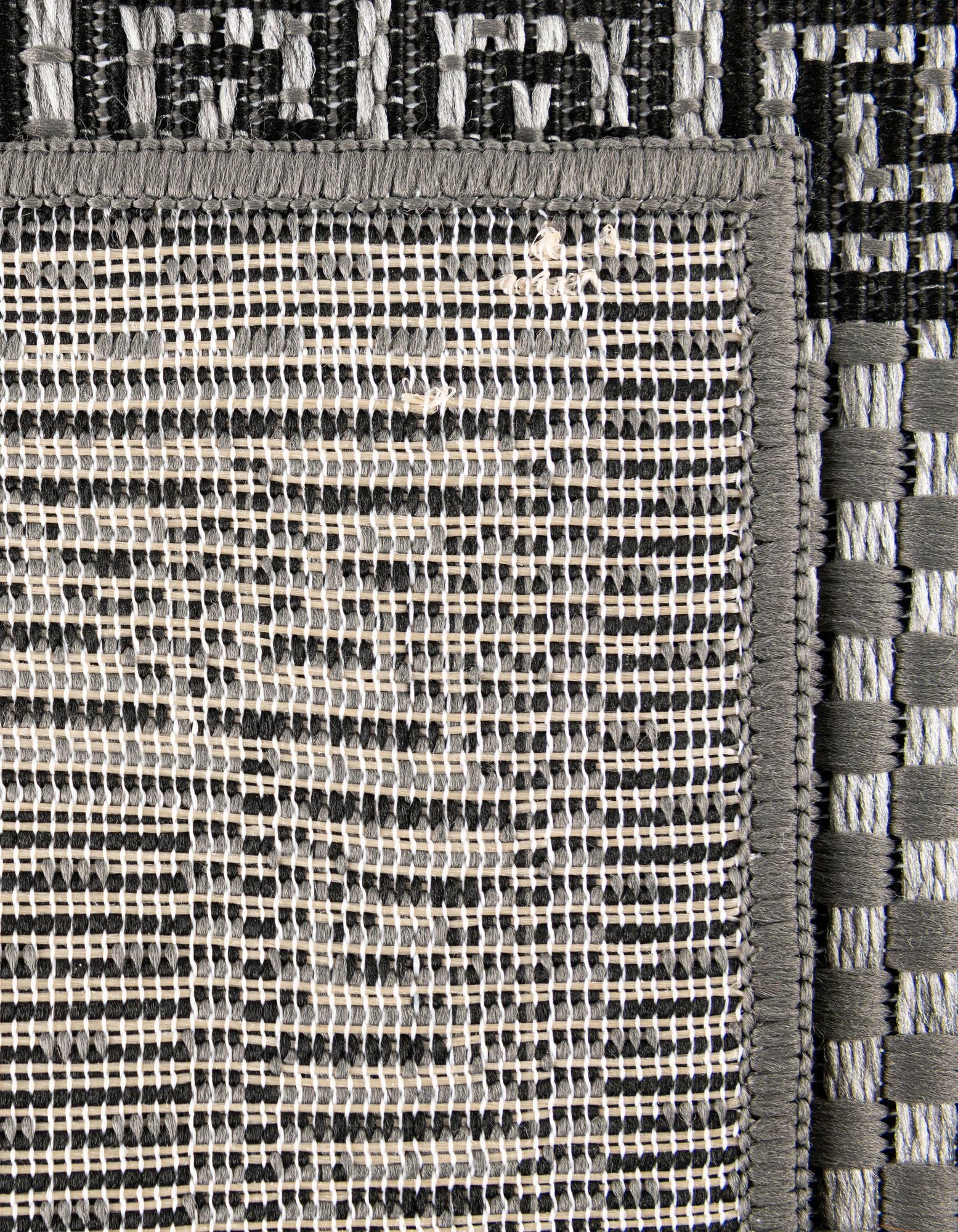6' x 6' Easy-Clean Border Indoor / Outdoor Square Rug