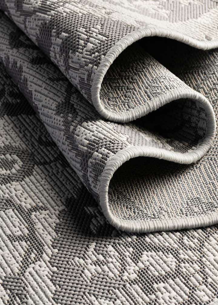 6' x 6' Easy-Clean Botanical Indoor / Outdoor Square Rug