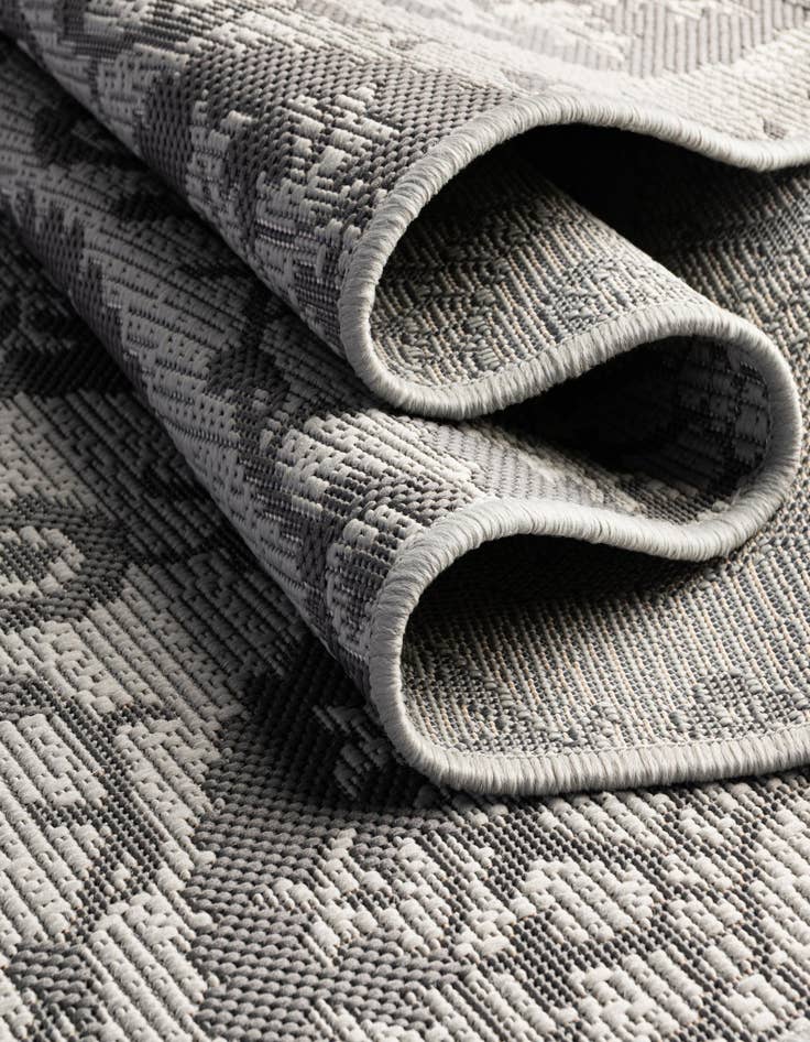 Detail image of 6' x 6' Easy-Clean Botanical Indoor / Outdoor Square Rug
