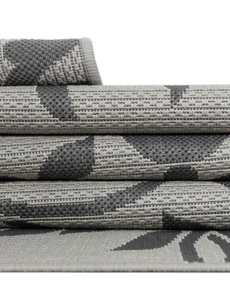 Detail image of 6' x 6'  Washable Botanical Indoor / Outdoor Square Rug