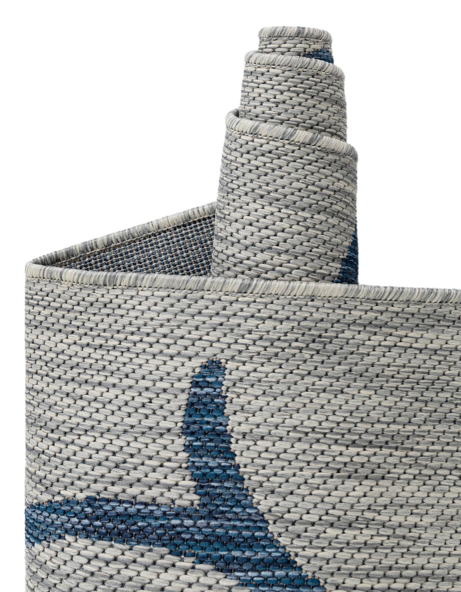 13' x 13' Easy-Clean Botanical Indoor / Outdoor Square Rug