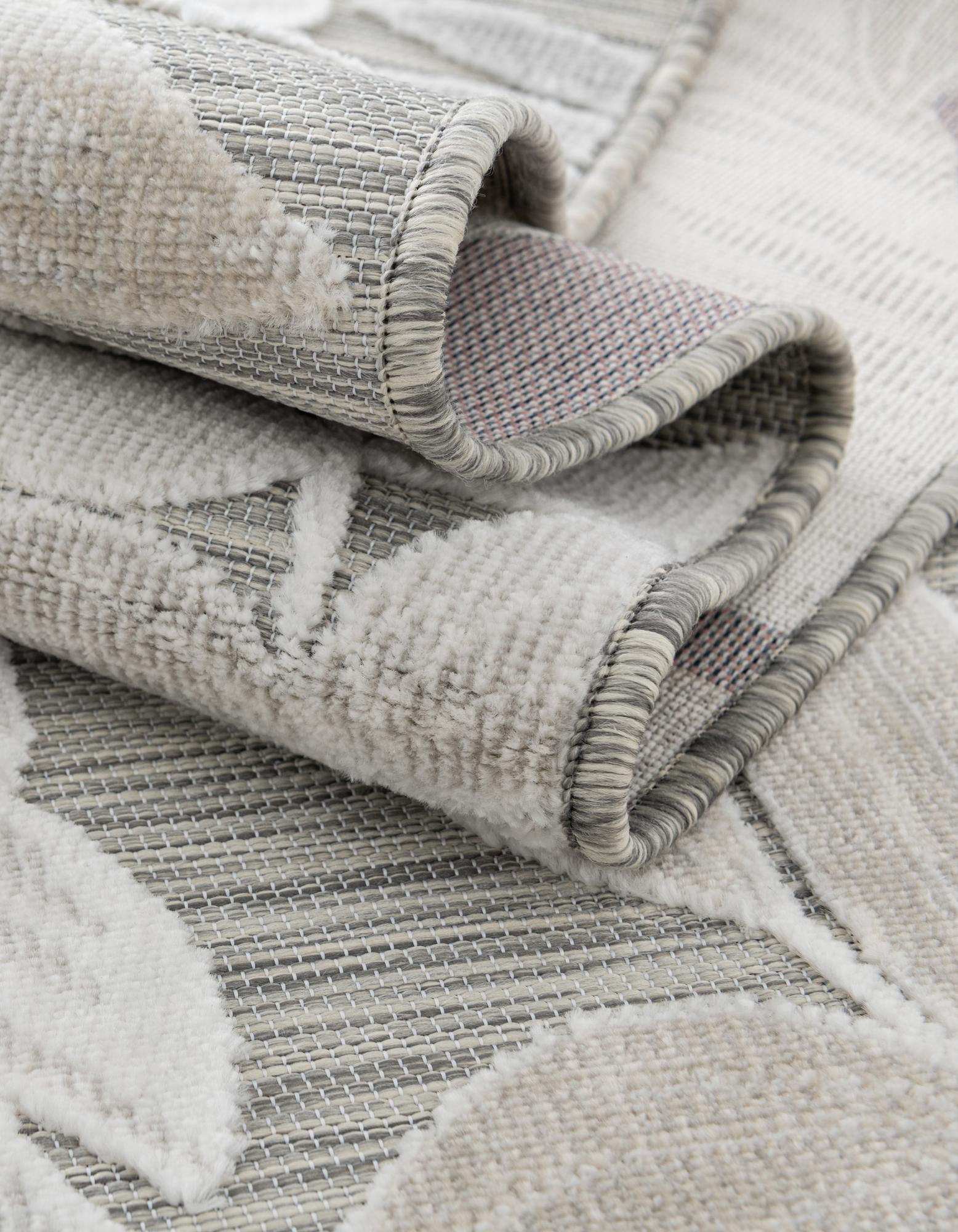 8' 2 x 8' 2 Easy-Clean Botanical Indoor / Outdoor Square Rug
