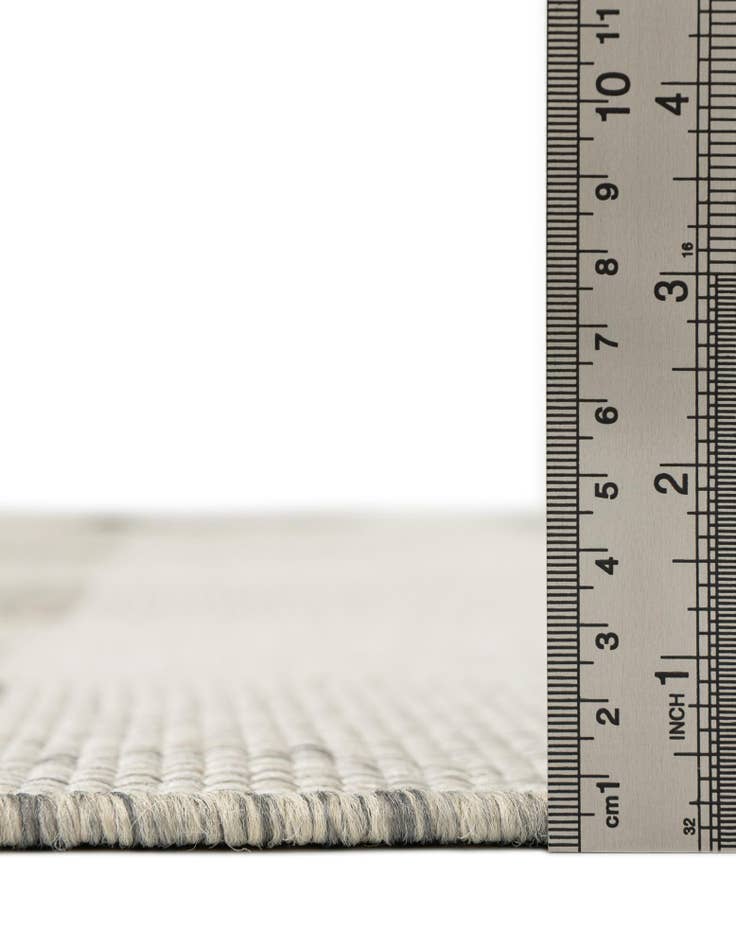 Detail image of 7' 10 x 7' 10 Easy-Clean Checkered Indoor / Outdoor Square Rug