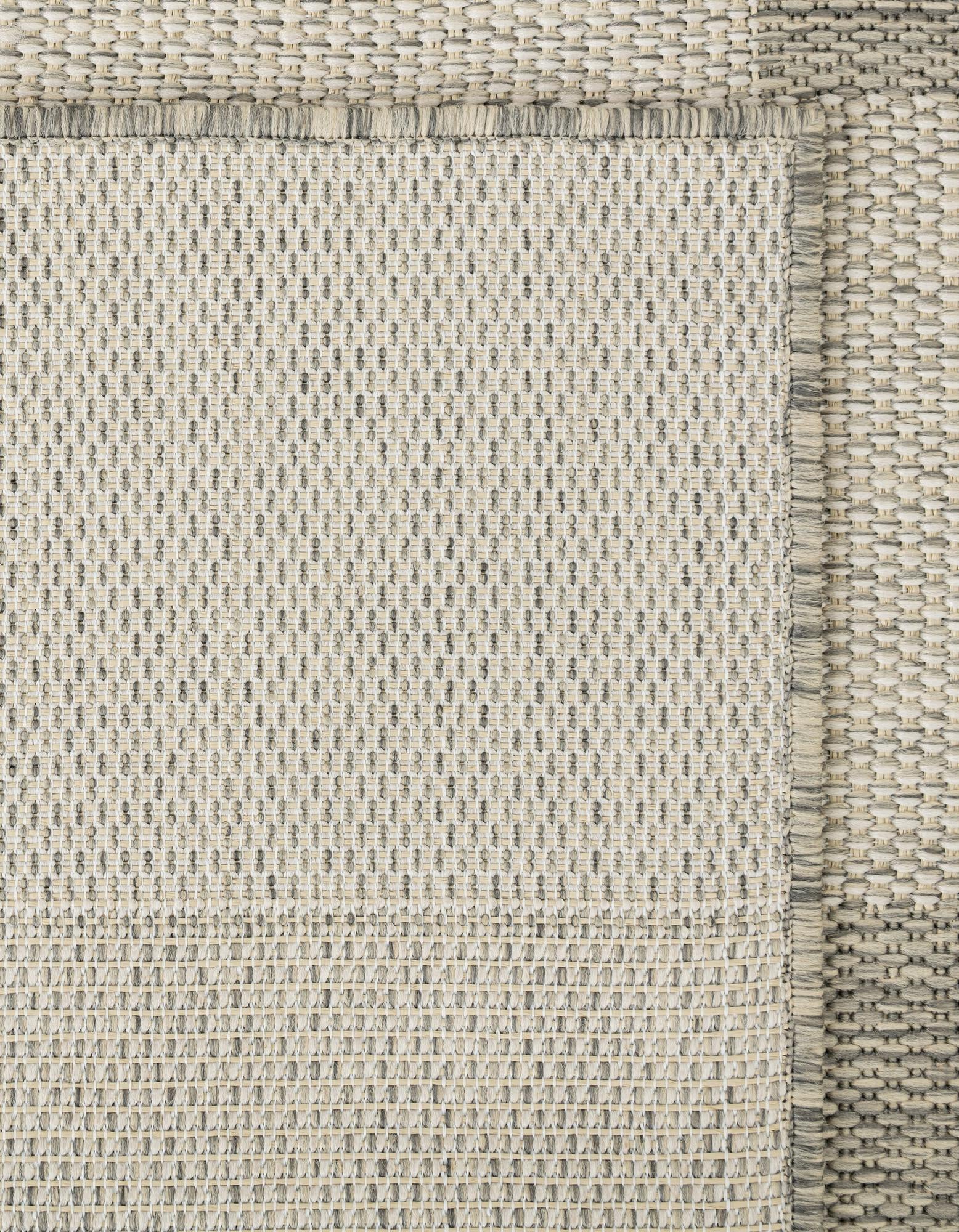 7' 10 x 7' 10 Easy-Clean Checkered Indoor / Outdoor Square Rug