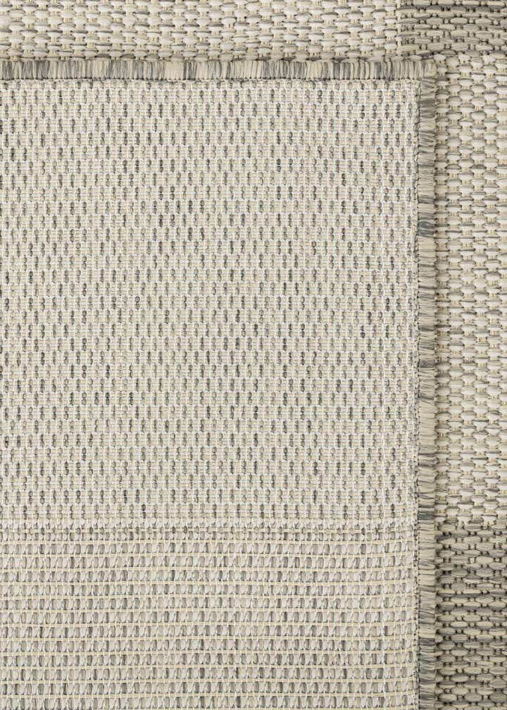 7' 10 x 7' 10 Easy-Clean Checkered Indoor / Outdoor Square Rug