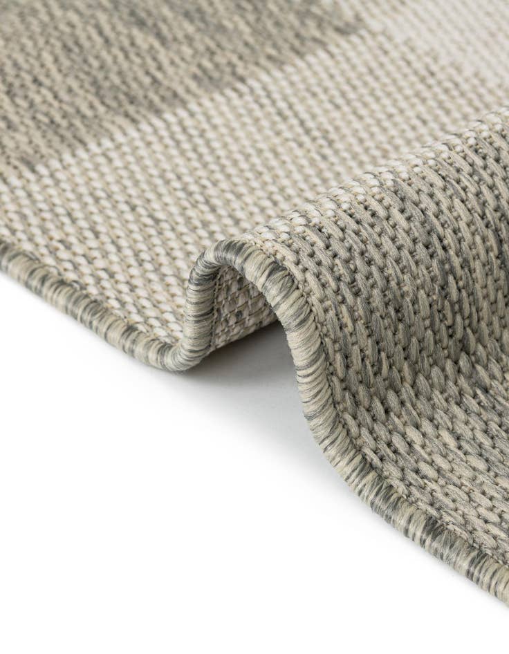 Detail image of 7' 10 x 7' 10 Easy-Clean Checkered Indoor / Outdoor Square Rug