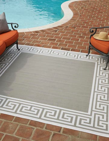 7' 10 x 7' 10 Easy-Clean Coastal Indoor / Outdoor Square Rug