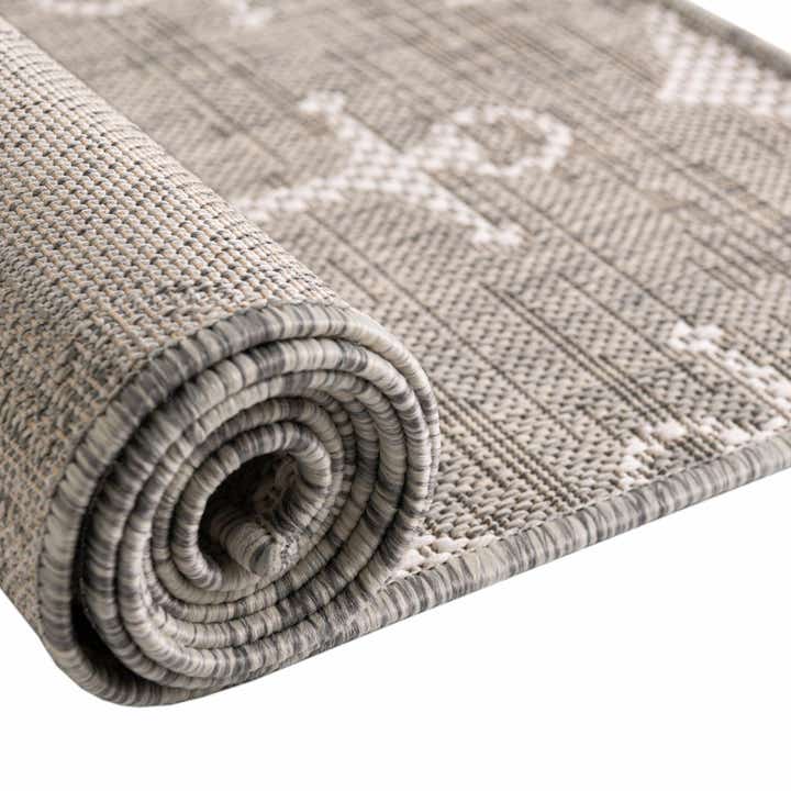 7' 10 x 7' 10 Easy-Clean Coastal Indoor / Outdoor Square Rug