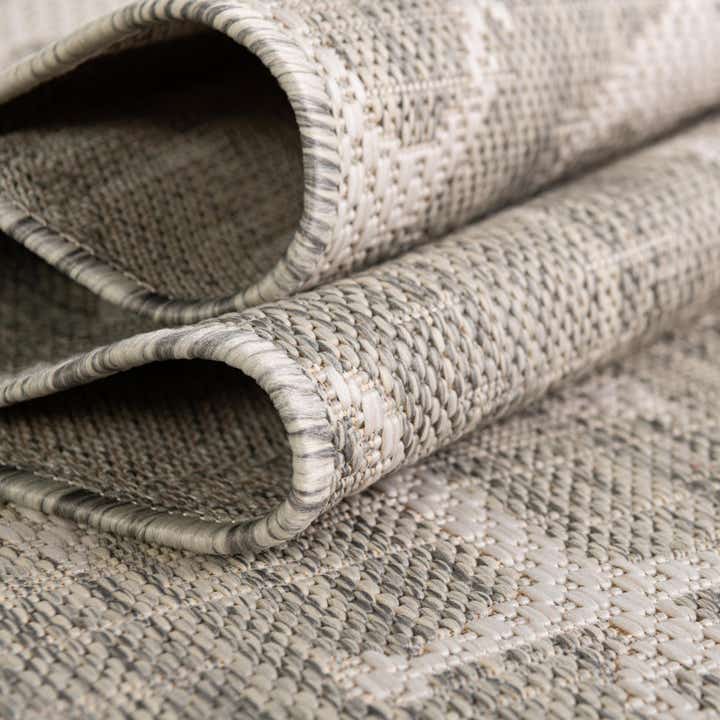 7' 10 x 7' 10 Easy-Clean Coastal Indoor / Outdoor Square Rug