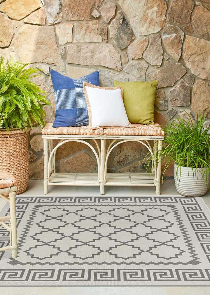 6' x 6' Easy-Clean Lattice Indoor / Outdoor Square Rug
