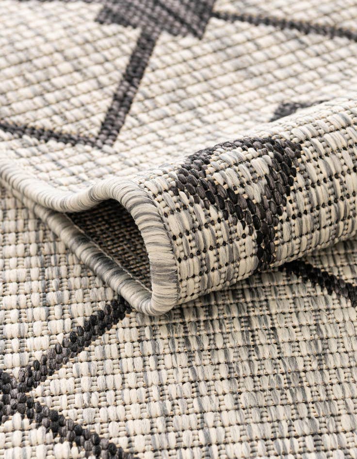 Detail image of 10' 8 x 10' 8 Washable Lattice Indoor / Outdoor Square Rug