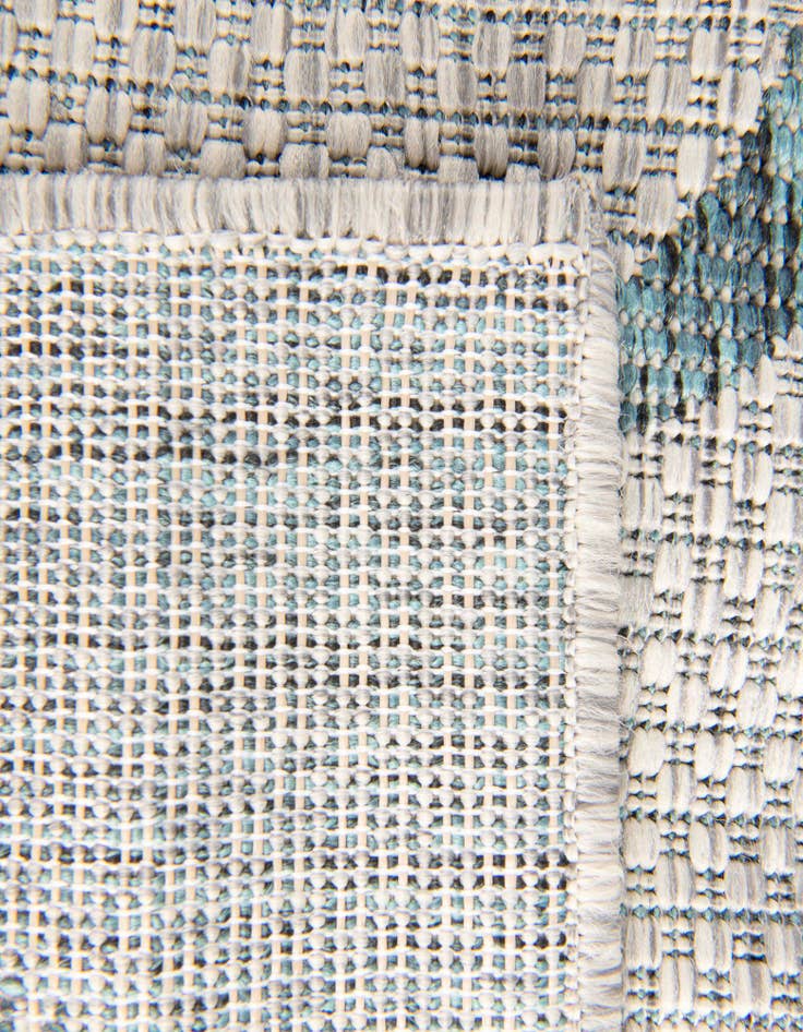 Detail image of 10' 8 x 10' 8 Washable Lattice Indoor / Outdoor Square Rug