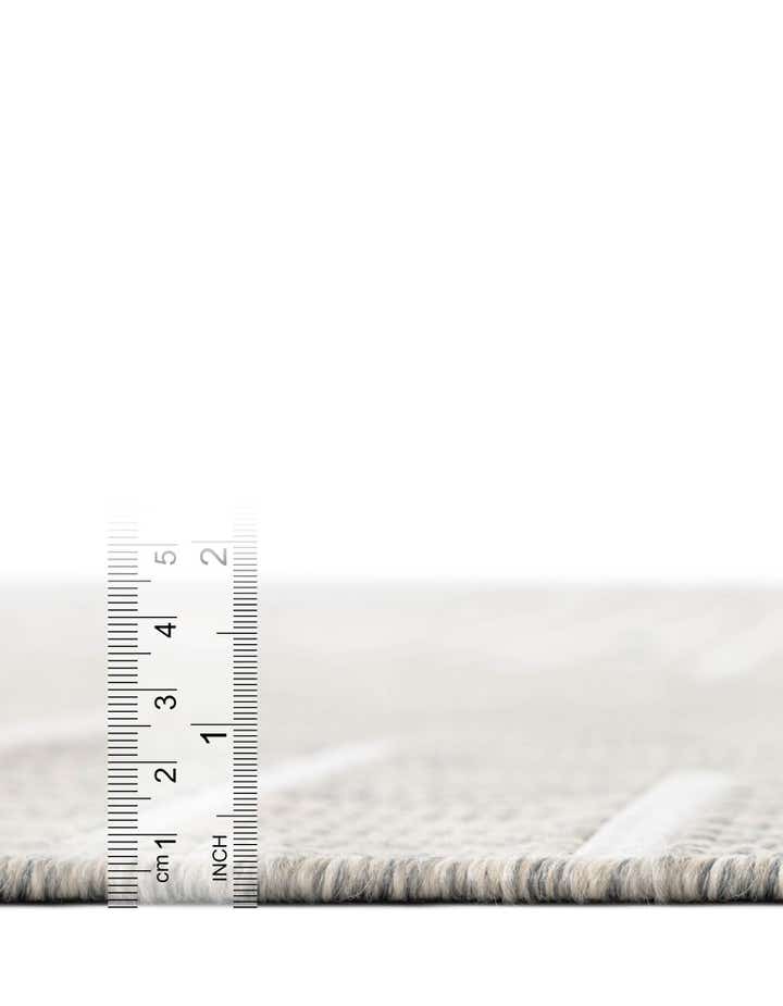 5' 3 x 5' 3 Easy-Clean Modern Indoor / Outdoor Square Rug