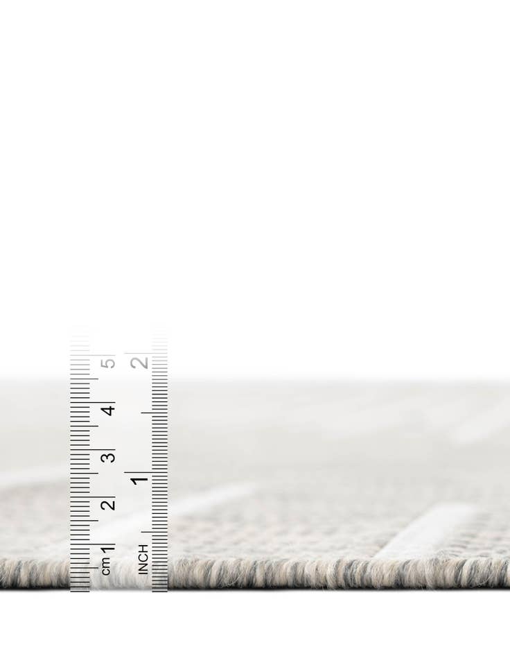 Detail image of 7' 10 x 7' 10 Easy-Clean Modern Indoor / Outdoor Square Rug