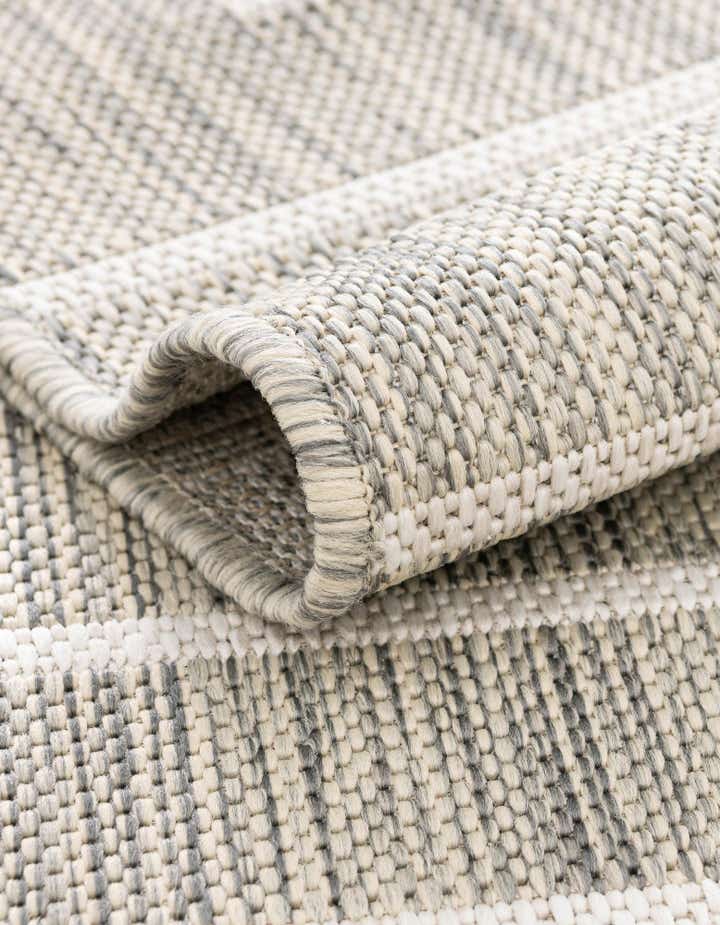 7' 10 x 7' 10 Easy-Clean Modern Indoor / Outdoor Square Rug