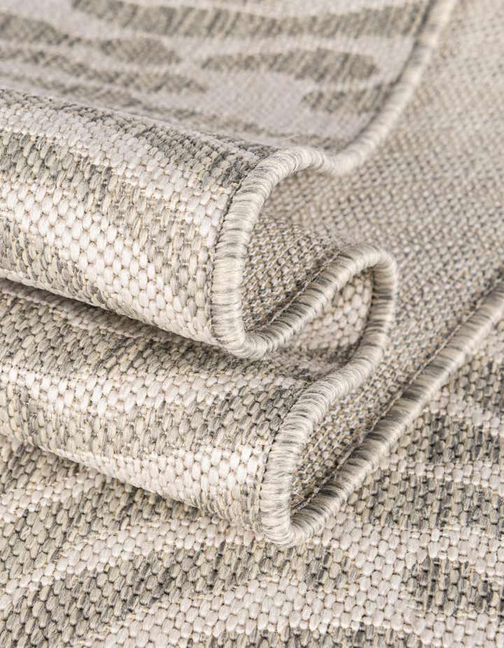 7' 10 x 7' 10 Easy-Clean Modern Indoor / Outdoor Square Rug