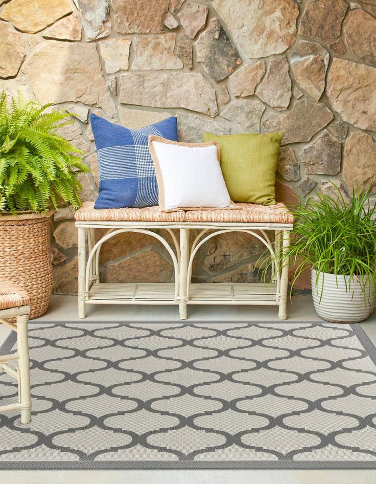 Detail image of 6' x 6' Easy-Clean Trellis Indoor / Outdoor Square Rug