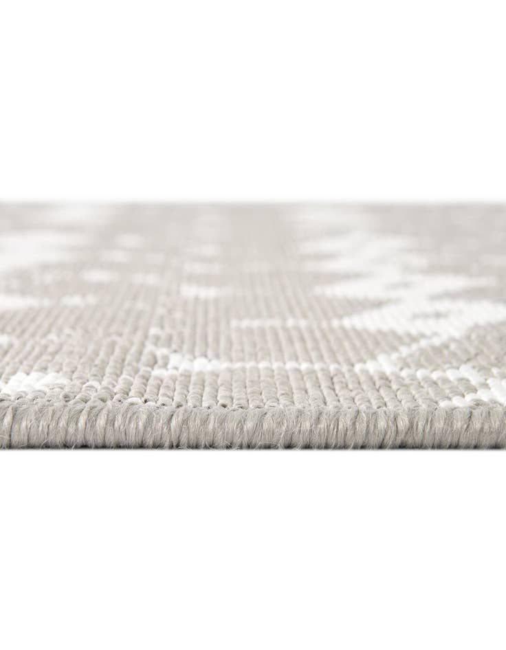 Detail image of 7' 10 x 7' 10 Easy-Clean Trellis Indoor / Outdoor Square Rug