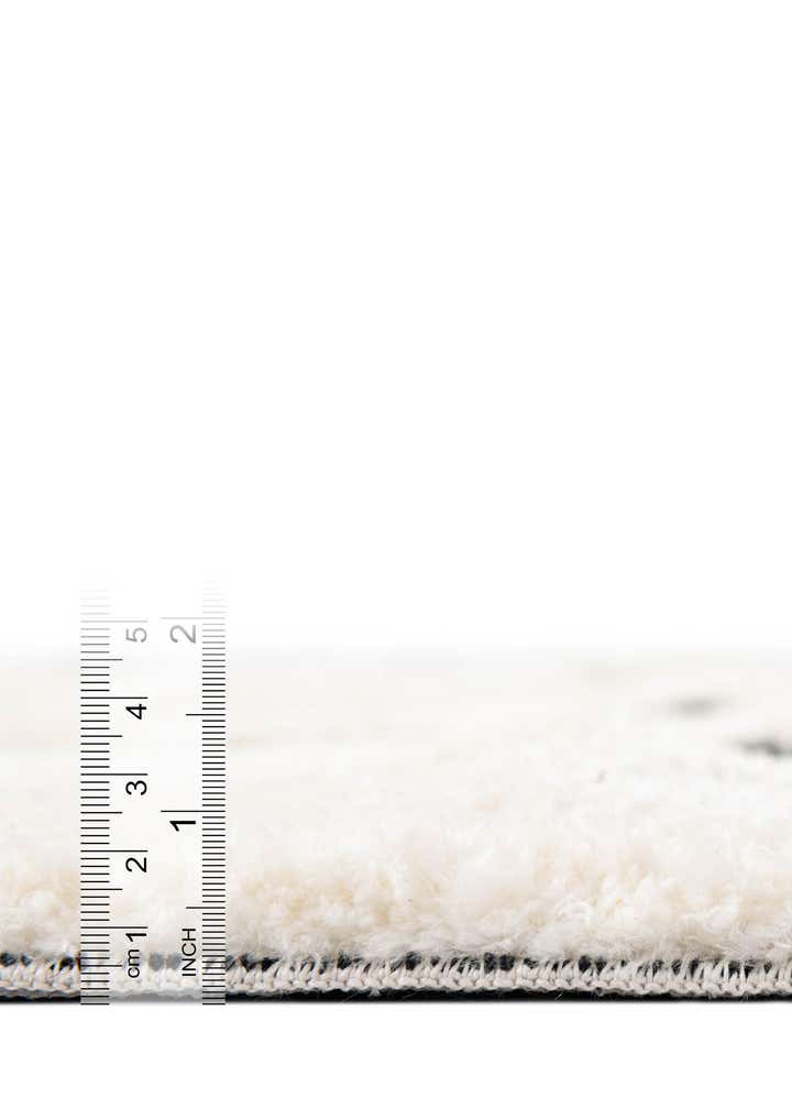 7' 10 x 7' 10 Prismatic Square Rug