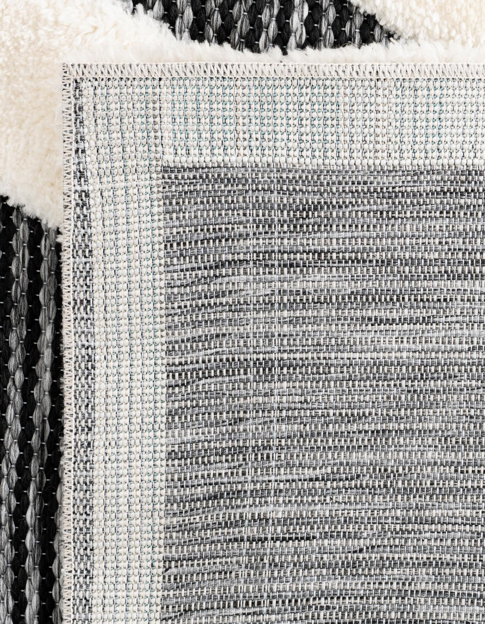 7' 10 x 7' 10 Prismatic Square Rug