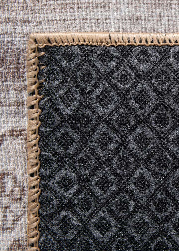 7' 6 x 7' 6 Washable Timeless Square Rug
