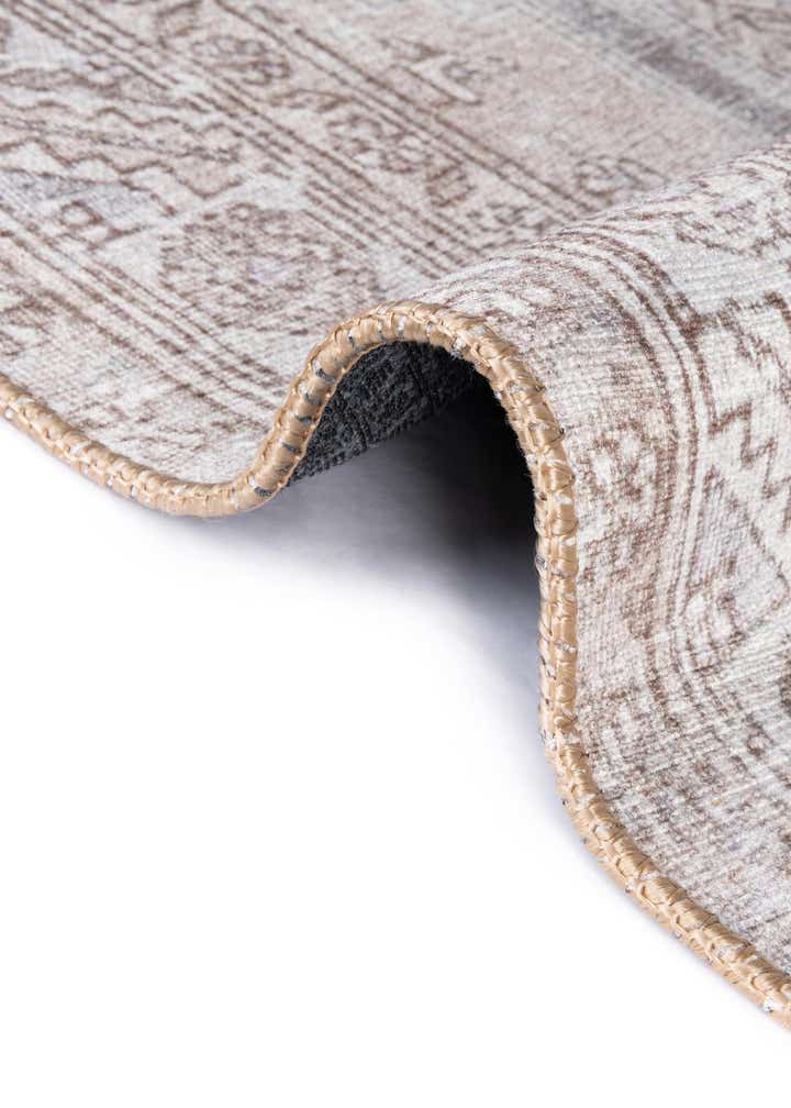 7' 6 x 7' 6 Washable Timeless Square Rug