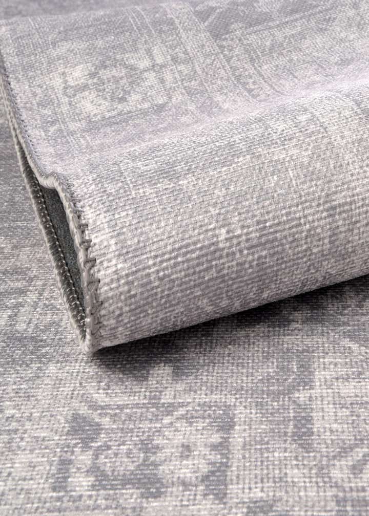 7' 6 x 7' 6 Washable Timeless Square Rug