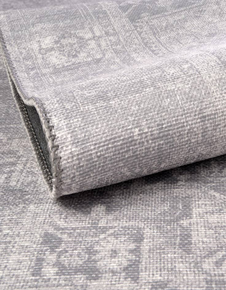 Detail image of 7' 6 x 7' 6 Washable Timeless Square Rug