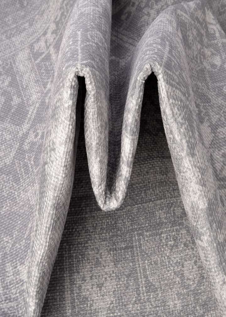 7' 6 x 7' 6 Washable Timeless Square Rug