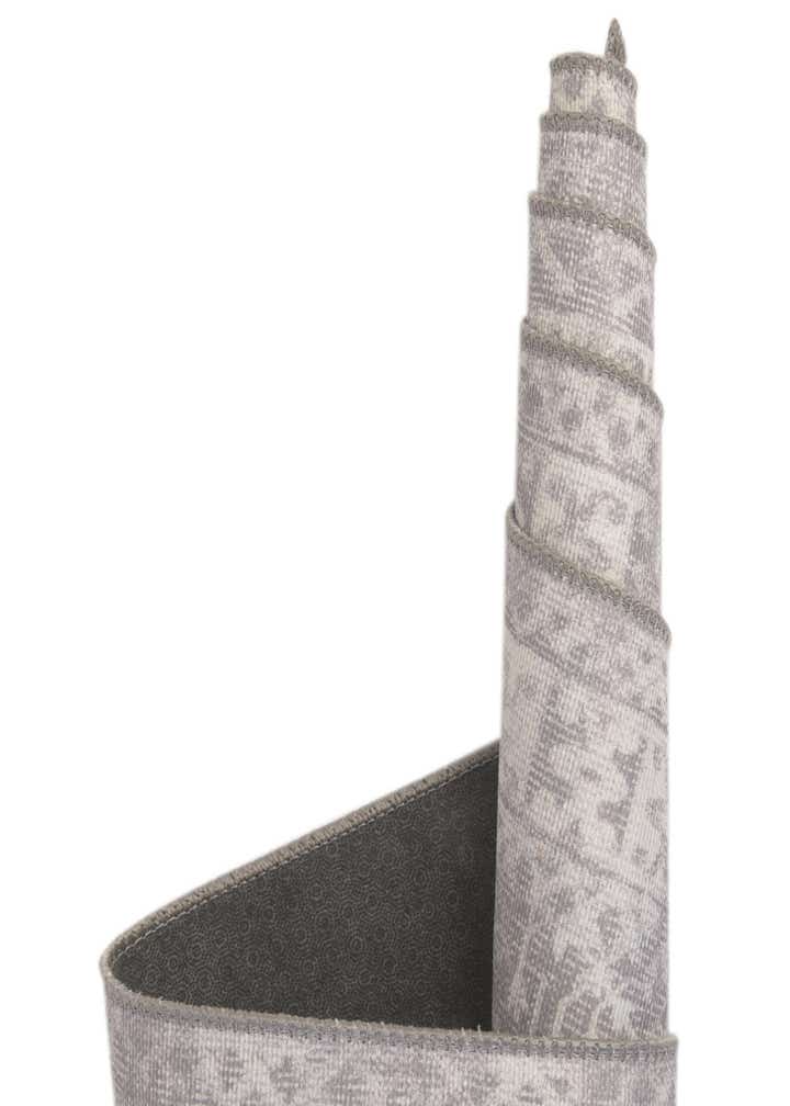 7' 6 x 7' 6 Washable Timeless Square Rug