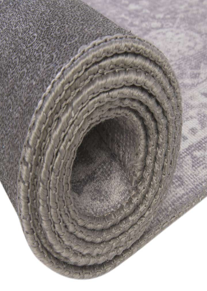 7' 6 x 7' 6 Washable Timeless Square Rug