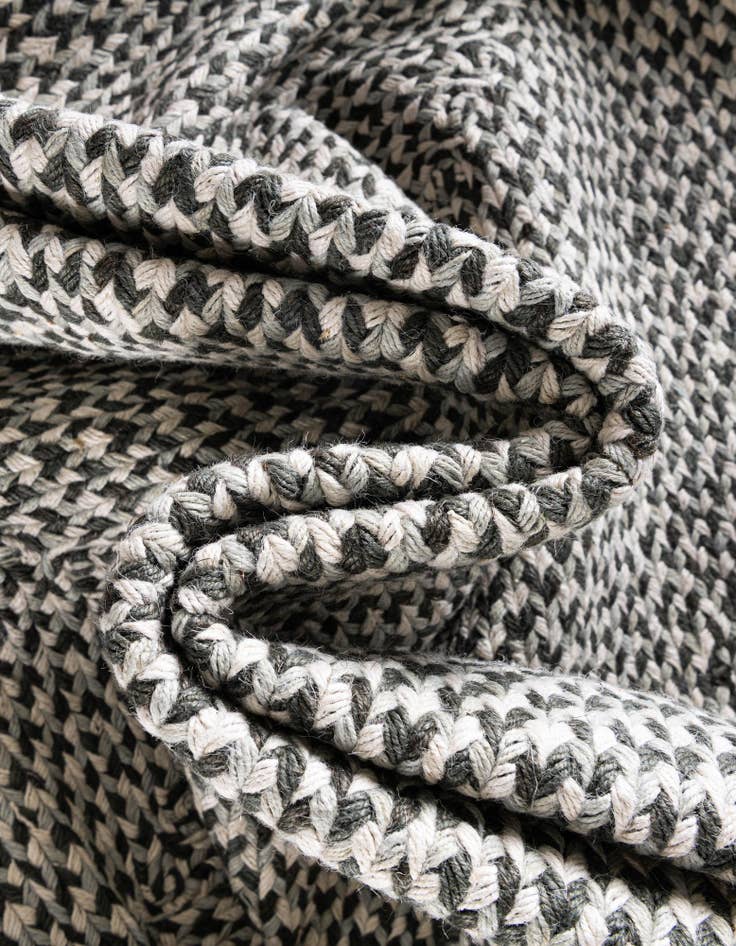 Detail image of 7' 10 x 7' 10  Hand Tweed Braided Jute Square Rug