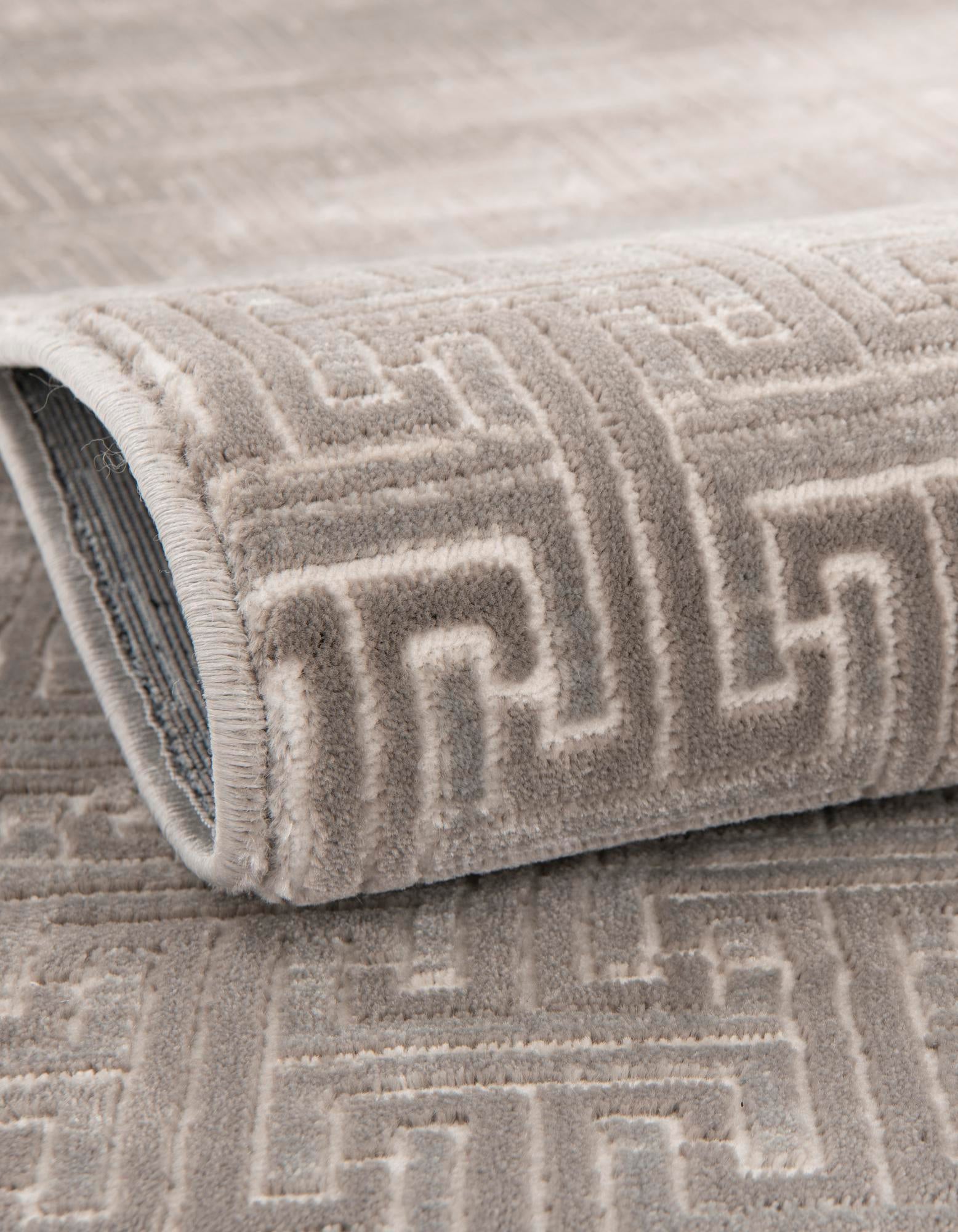 7' 10 x 7' 10 Uptown Park Avenue Square Rug