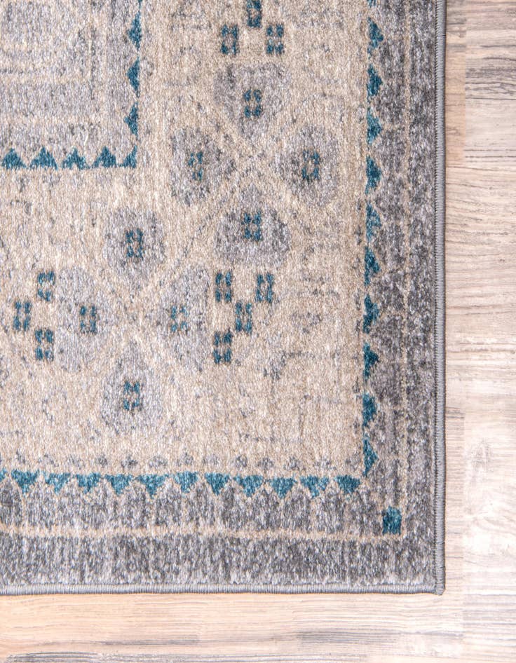 Detail image of 8' x 8' Vienna Square Rug