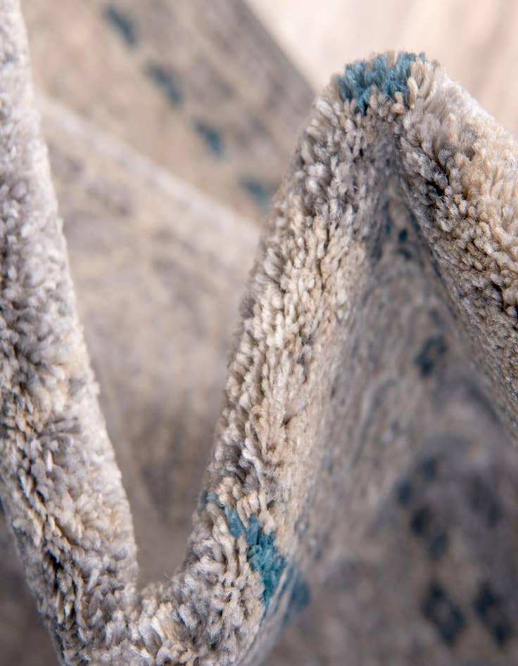 Detail image of 5' x 5' Viola Square Rug