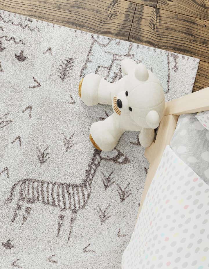 7' 10 x 7' 10 Animals Whimsy Kids Square Rug