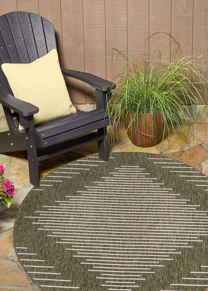 Green 13' x 13' Outdoor Modern Round Indoor / Outdoor Rug