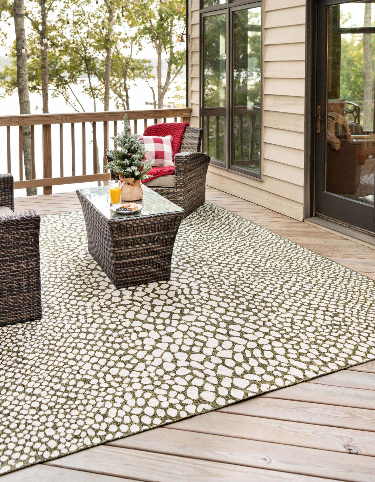 Green 3' 3 x 5' 3 Jill Zarin Cape Town Indoor / Outdoor Rug